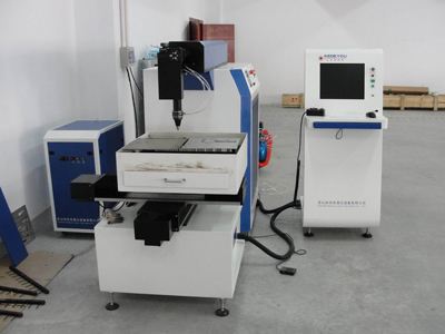 本工藝和設(shè)備可廣泛應(yīng)用于電子廠房中焊煙及廢氣的凈化處理，杜絕職業(yè)病的發(fā)生。適用于,激光切割，弧焊，錫焊，金屬切割等各類煙塵凈化及相應(yīng)氣味處理。