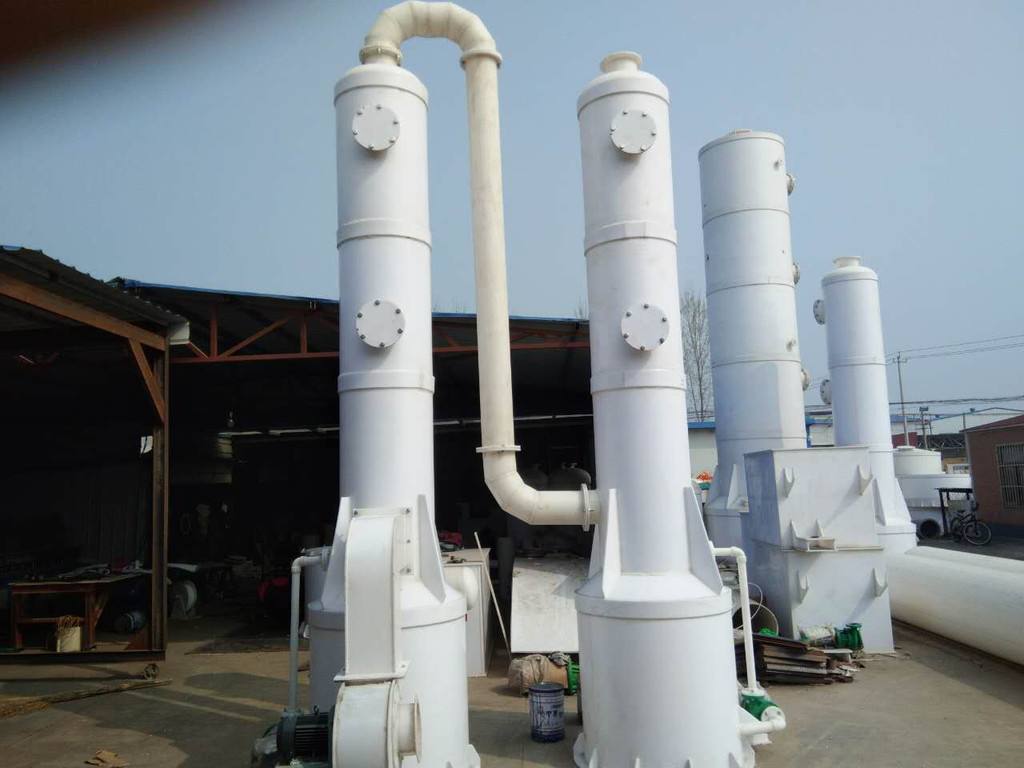 氣旋噴淋塔尾氣吸收塔適用連續(xù)性和間歇性的污染物排放處理，管理操作方便簡(jiǎn)單，不會(huì)對(duì)車間的生產(chǎn)造成任何影響。