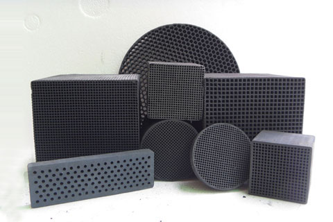 食品、化工、工業(yè)尾氣處理、機(jī)場(chǎng)、造船廠、電子行業(yè)、汽車廠、制藥、醫(yī)療、工業(yè)大廈、大型劇院等公共場(chǎng)合用到的通風(fēng)設(shè)備的尾氣處理。 