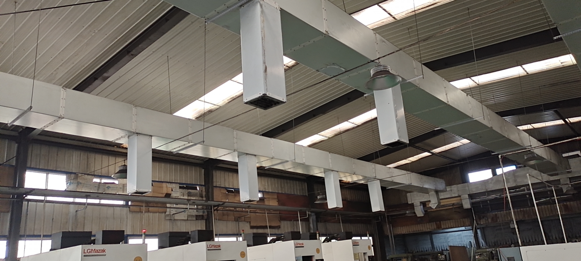 水冷式環(huán)?？照{(diào)機不斷向室內(nèi)送入新鮮空氣，可以把渾濁且?guī)М愇兜目諝馀懦鍪覂?nèi)，極大提高室內(nèi)的空氣品質(zhì)，讓人精神愉悅?？捎行У胤乐辜毦躺筒《緜鞑サ? 環(huán)?？照{(diào)，節(jié)能環(huán)保空調(diào)，東莞環(huán)?？照{(diào)，深圳環(huán)保空調(diào)，廣州環(huán)?？照{(diào)，惠州環(huán)?？照{(diào)，佛山環(huán)?？照{(diào)，中山環(huán)?？照{(diào)，珠海環(huán)?？照{(diào)